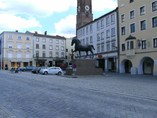 Stadtplatz mit Wimmer-Ross